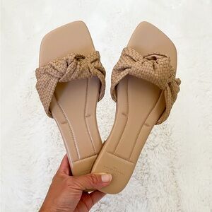 MARC FISHER Marlon Slip On Woven Slide Size 8